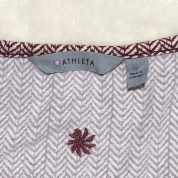Athleta soft herringbone/flowered pattern tank top - Picture 3 of 10